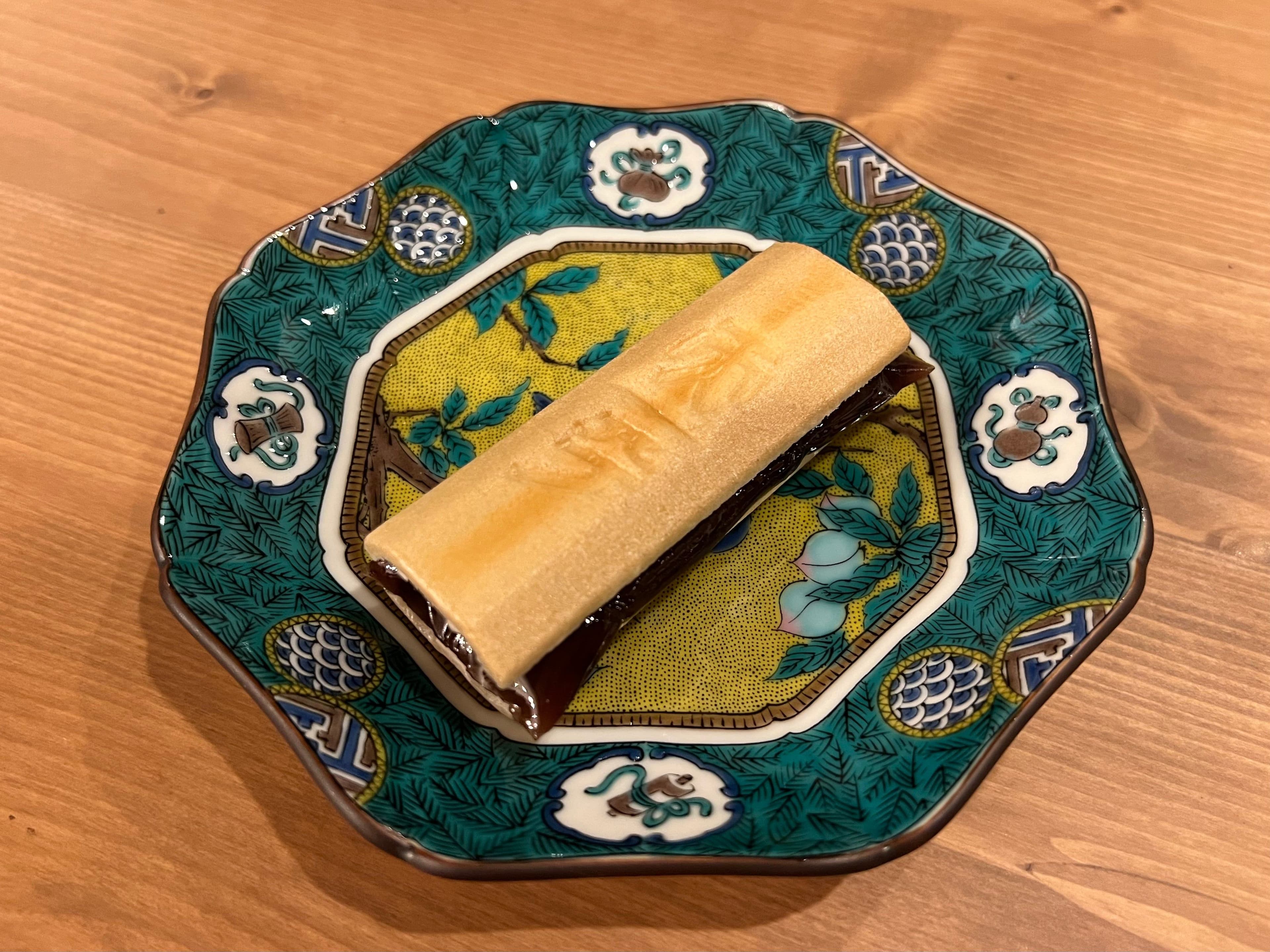 Fukumi Monaka and Japanese pottery close-up